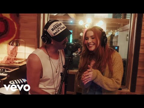 Caylee Hammack - The Hill (Studio Performance) ft. Foy Vance 1 Caylee Hammack – The Hill (Studio Performance) ft. Foy Vance