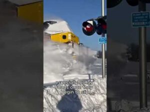 How  trains go up the hill? 😎😮#facts #shorts #train #trains #physics