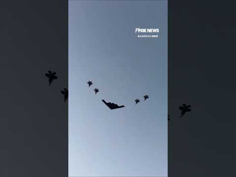 B-2 bomber performs PATRIOTIC FLYOVER at Freedom 250 event #shorts #us #america250 #foxnews